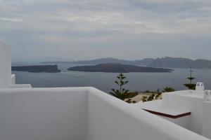 Maison Des Lys - Luxury Suites Santorini Greece