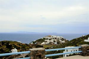 To Maro Sifnos Greece