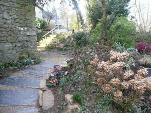 B&B / Chambres d'hotes B&B DINAN la priquetais : photos des chambres