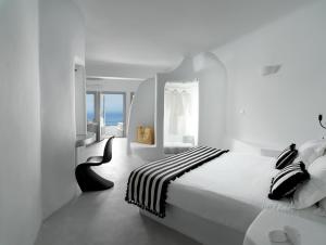 Tholos Resort Santorini Greece