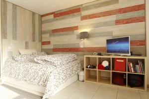 Anna & Pierre-Noel apartment.