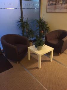 Lyall Apartment Hotel