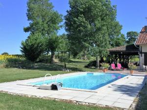 Maisons de vacances Lovely holiday home in Monfort with private pool : photos des chambres