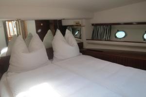 Bateaux-hotels Yacht Summertime 3 Bedrooms : Bateau