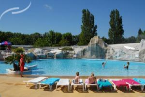 Campings Camping Les Charmettes-Mobile Home Vacances : photos des chambres