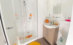 Campings Camping Les Charmettes-Mobile Home Vacances : photos des chambres