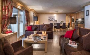 Appart'hotels CGH Residences & Spas Les Chalets de Leana : Appartement 3 Chambres avec Accès Spa (8 Adultes)