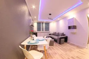 Noclegi FAMILY APARTMENTS Hotel Apartamenty - 拉齐布日