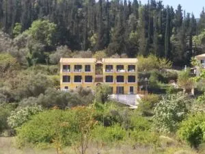 Santas Rooms - Asproyerakáta