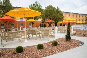 Cedar Points Express Hotel