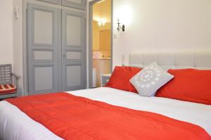 Hotels Hotel Les Acacias : photos des chambres