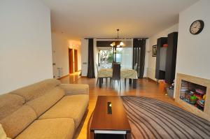 Villa Roselles
