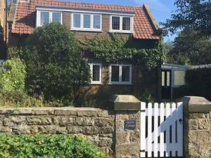 Scalby Grove Cottage - Scalby