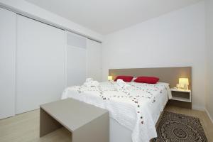 Valadar Apartments