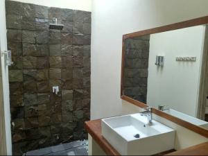 Phòng Tiêu Chuẩn Giường Đôi (Standard Double Room)