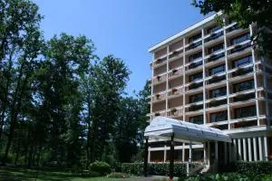 大君主酒店 - 坎尼斯伊克鲁斯