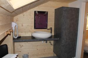Hotels Hotel du Puy Ferrand , Restaurant La Table de l'Ours : photos des chambres