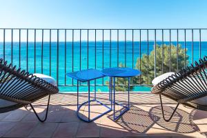 Hotels Hotel Le Bailli De Suffren : Chambre de Luxe de 36 m² avec Balcon - Vue sur Mer 
