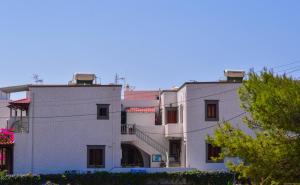 Romantza Patmos Greece