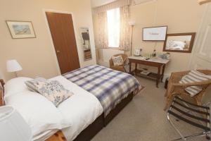 Double Room with Private Bathroom room in The Maples