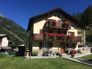 Apartment Enzian - 4-star hotels in Saas-Grund