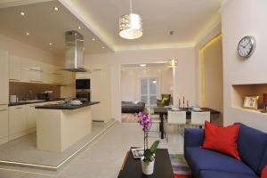 Grand Synagogue Dream Home