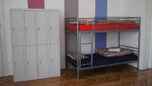 Westend Hostel - Kisoroszi