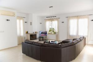 Eliofos Luxury Villa