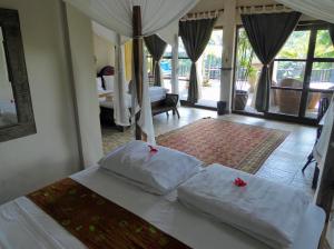 Villa Kalisat Resort