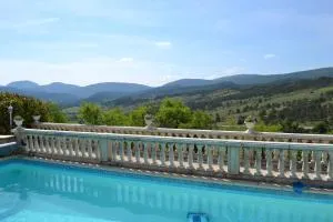 Logis Hôtel Le Vieil Amandier - Comps-sur-Artuby