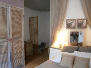 B&B / Chambres d'hotes Les Aiguieres en Provence : Chambre Double avec Douche