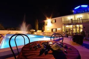 Hotel Aurora - Škatari