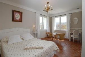 B&B / Chambres d'hotes Les Tilleuls d'Elisee : photos des chambres