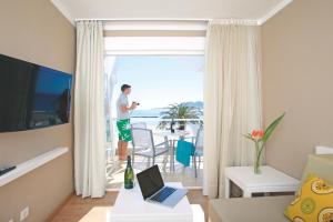 One-Bedroom Apartment with Sea View room in Apartamentos Bellamar
