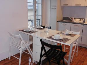 Appartements APPARTEMENT T2 4 PERSONNES Wifi et Climatisation : photos des chambres