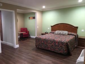 Two-Bedroom Suite - Smoking room in American Inn & Suites LAX Airport