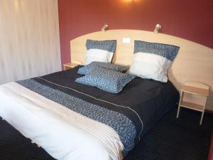 Hotels Cit'Hotel de La Vallee : photos des chambres