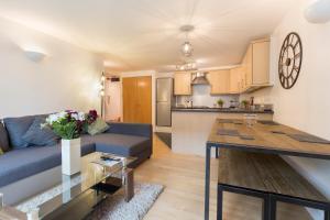 Raleigh Square - 2BR Ground-Floor Apartment in Nottingham