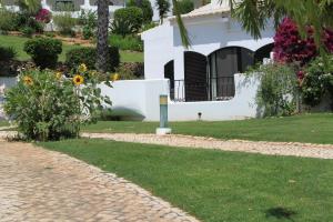 Alto Club Apartments