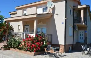 潘逊伊万旅馆 - 柳布什基