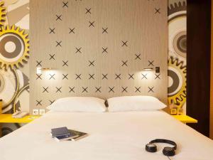 Hotels ibis Styles Besancon : Suite Standard avec 1 Lit Double et 2 Lits Simples