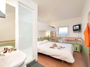 Hotels Ibis Budget Orly Chevilly Tram 7 : photos des chambres