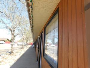 Cedar Villa Motel