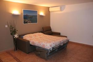 Coeur de Fréjus, LAMPHITHÉÂTRE, appartement 3 pièces climatisé, terrasse, barbecue, piscine & parking