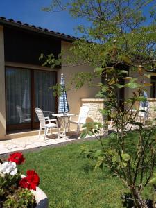 Hotels Hotel Le Mas del Pechs - Chambres avec terrasse : photos des chambres
