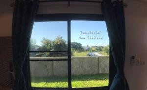 Ban Roojai