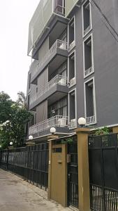 Samsen Suites Spacious 2BR Contemporary Thai Style