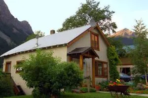 Charlie's Guesthouse - Beaverfoot