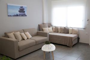 Litinakis Studios Sea View & Litinakis Studios Garden View 700 meters away