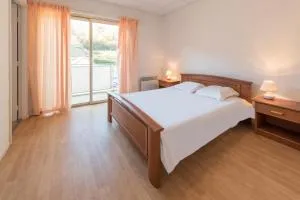 市居特玛利亚酒店 - 蒙特雷若